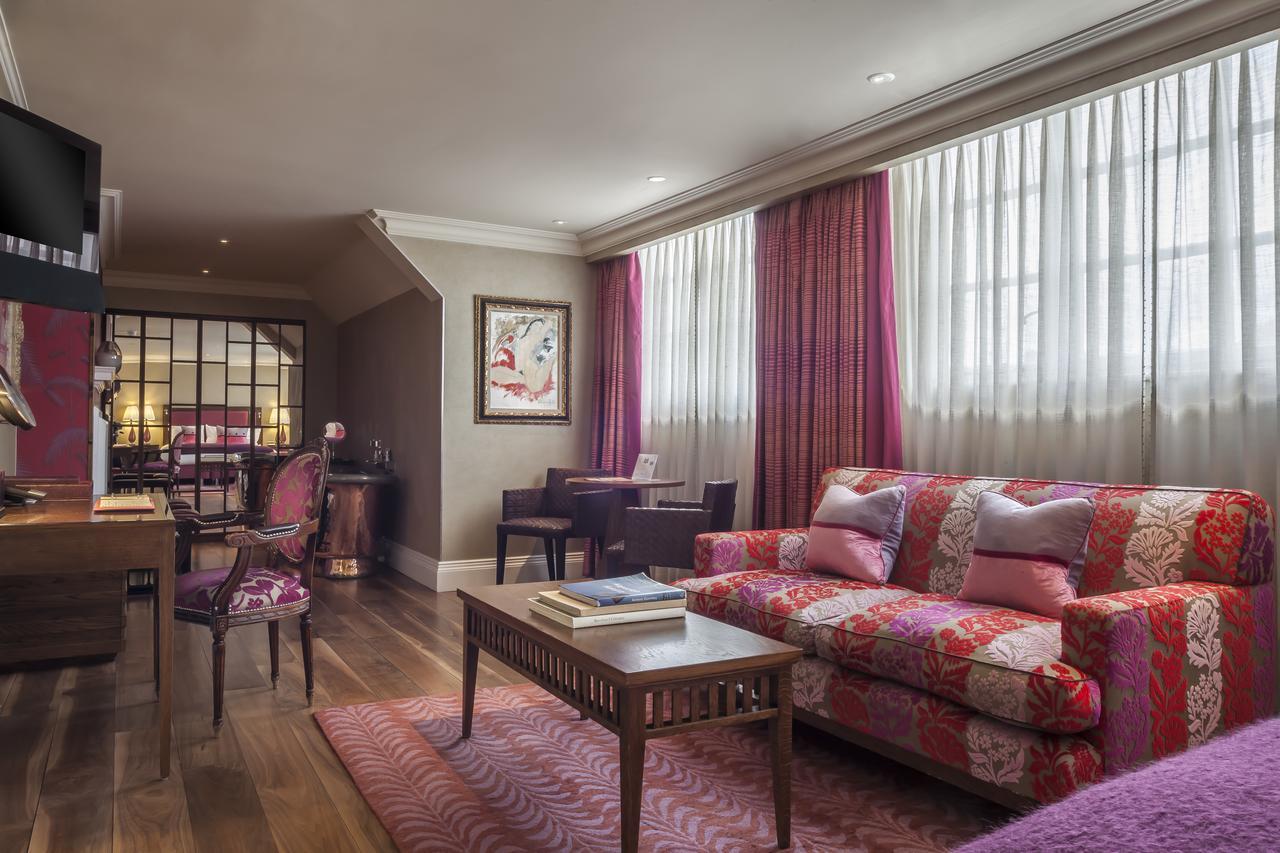The Roseate Reading Hotel Exterior foto A suite at the Mandarin Oriental London