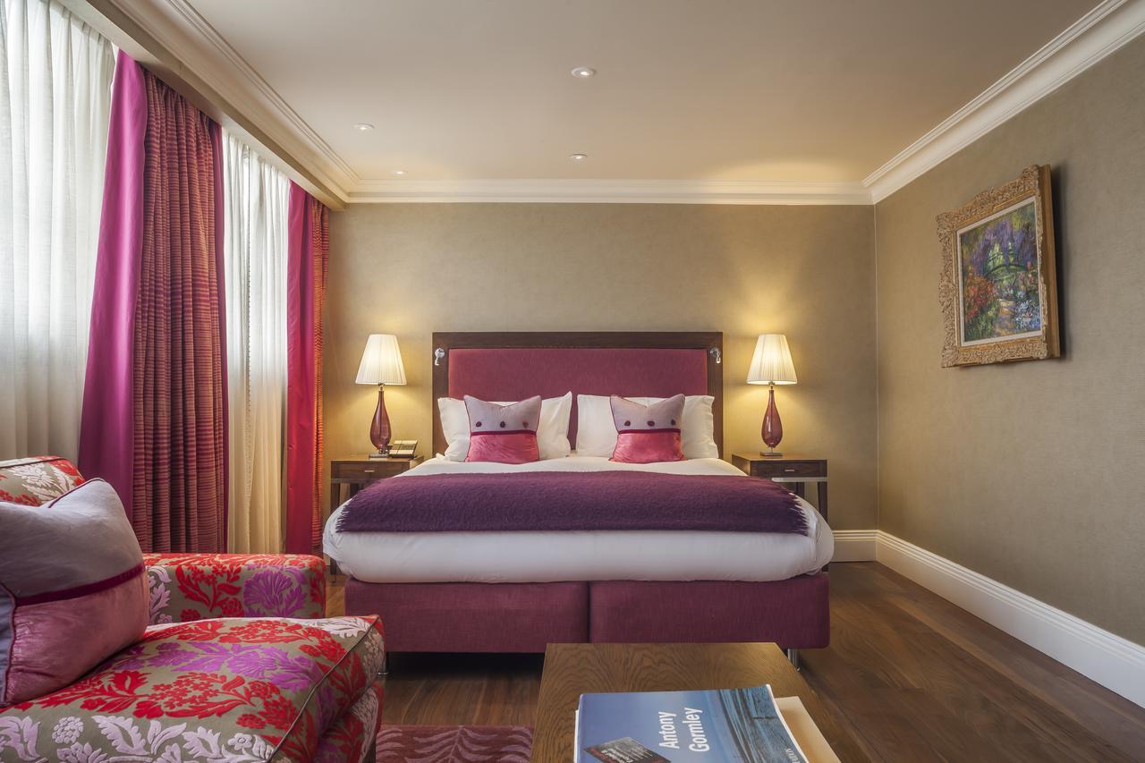 The Roseate Reading Hotel Exterior foto A bedroom at the hotel