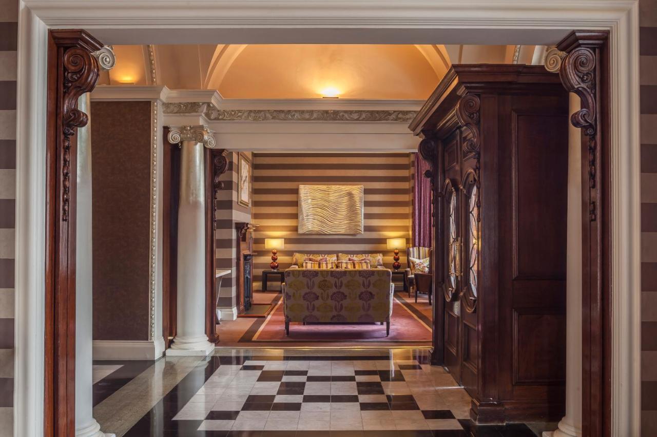 The Roseate Reading Hotel Exterior foto The entrance to the suite