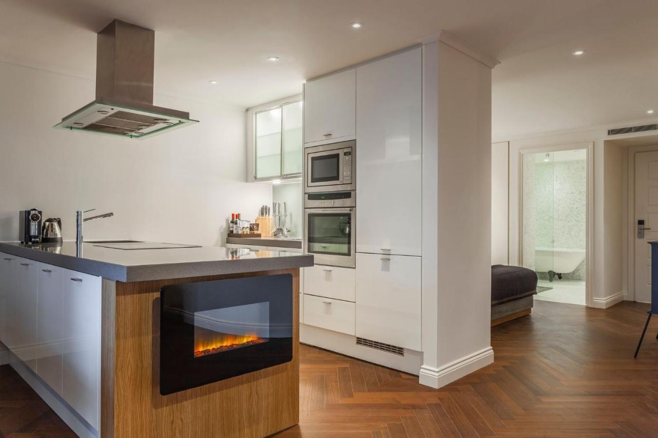 The Roseate Reading Hotel Exterior foto A modern kitchen