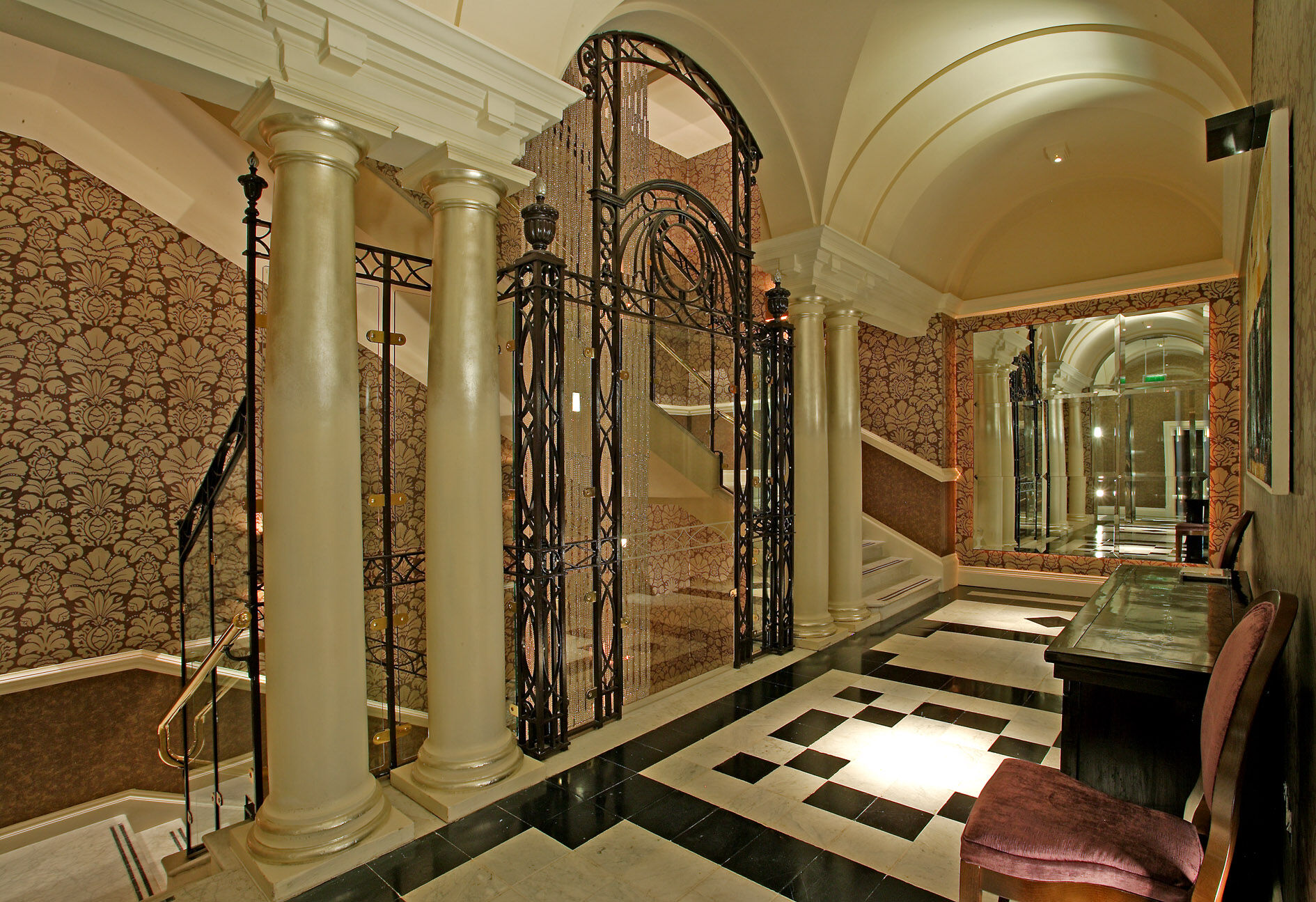 The Roseate Reading Hotel Exterior foto The hotel's lobby