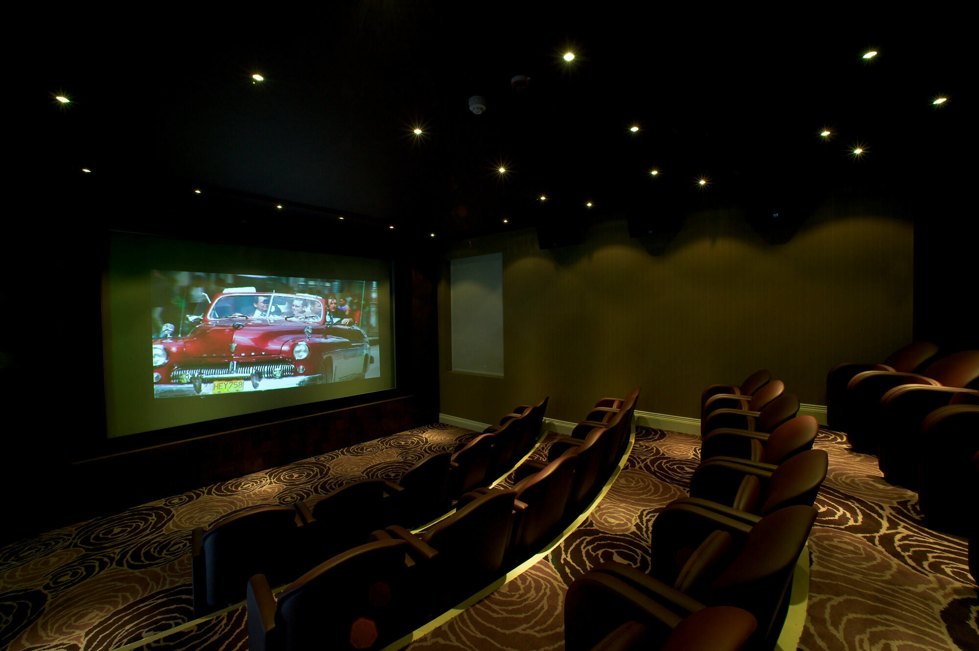 The Roseate Reading Hotel Exterior foto A home theater